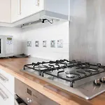 Spacious 2 Bedroom Apartment In Central Near Tube