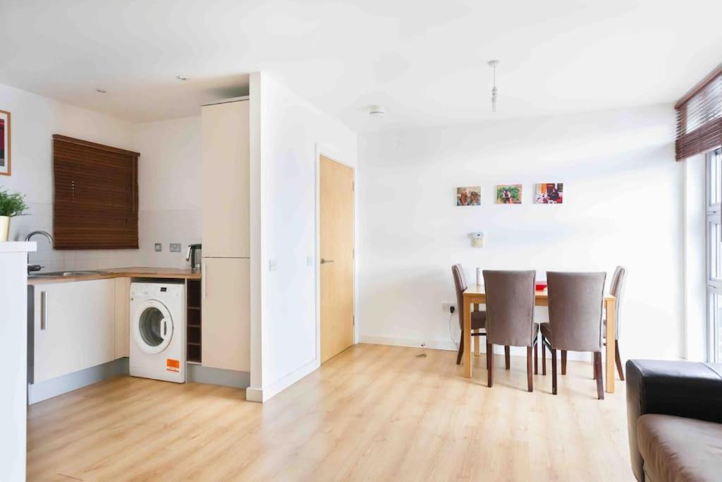Appartamento Spacious 2 Bedroom In Near Tube *