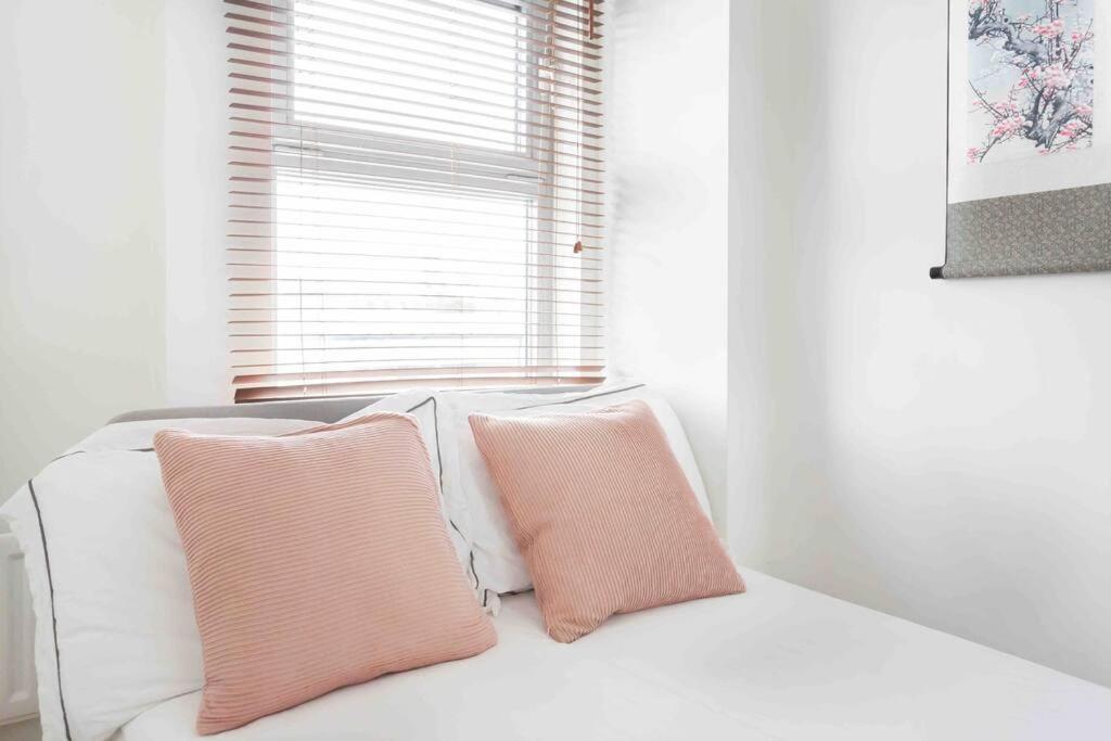 Appartamento Spacious 2 Bedroom In Near Tube